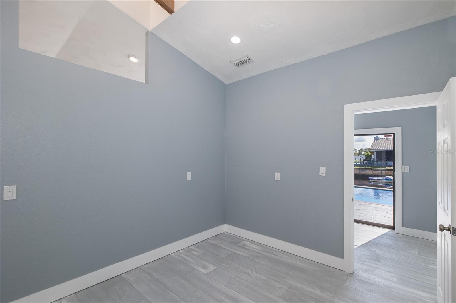 3rd Bedroom with decorative skylight