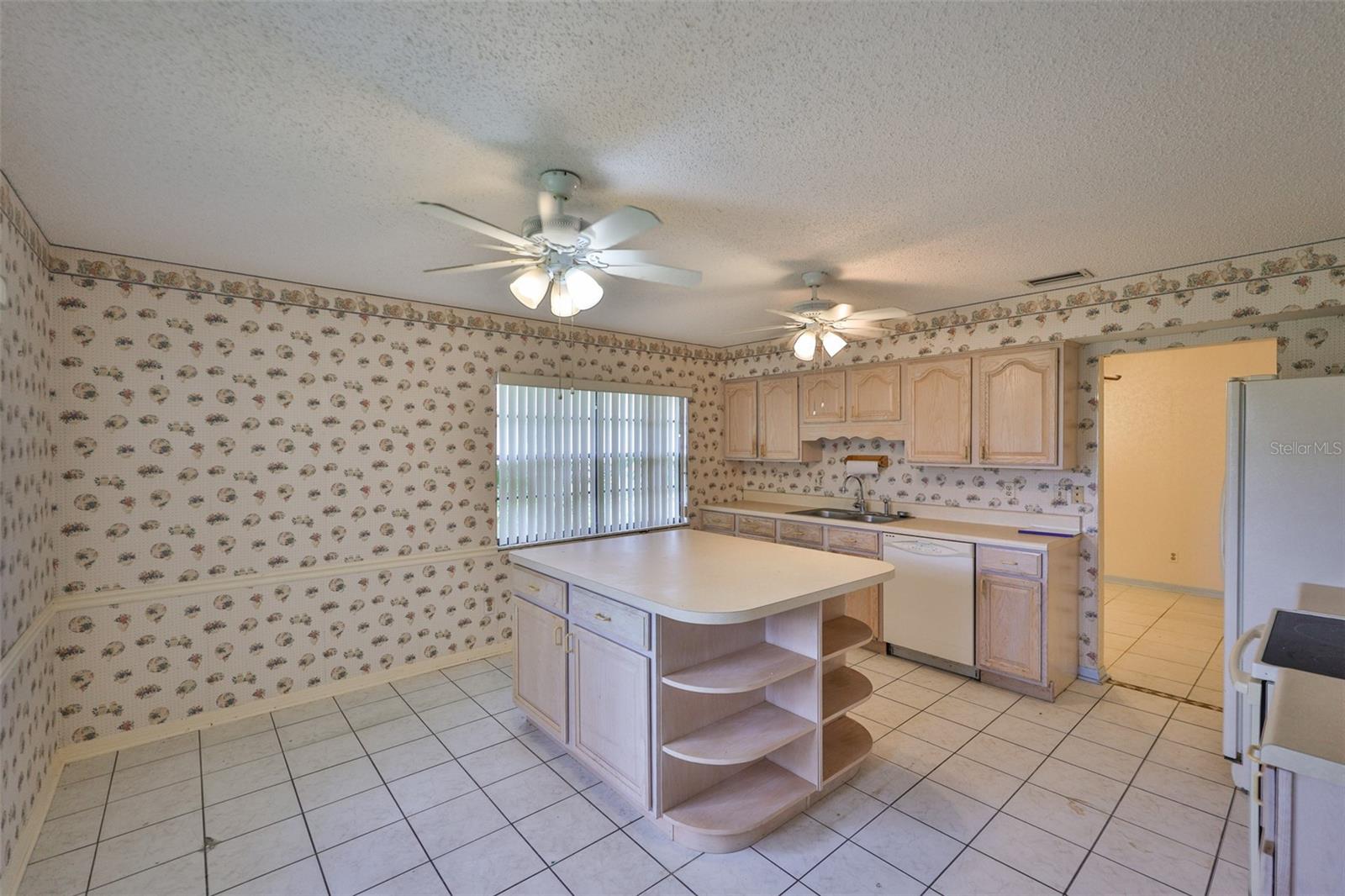 Plenty of room for multiple cooks!