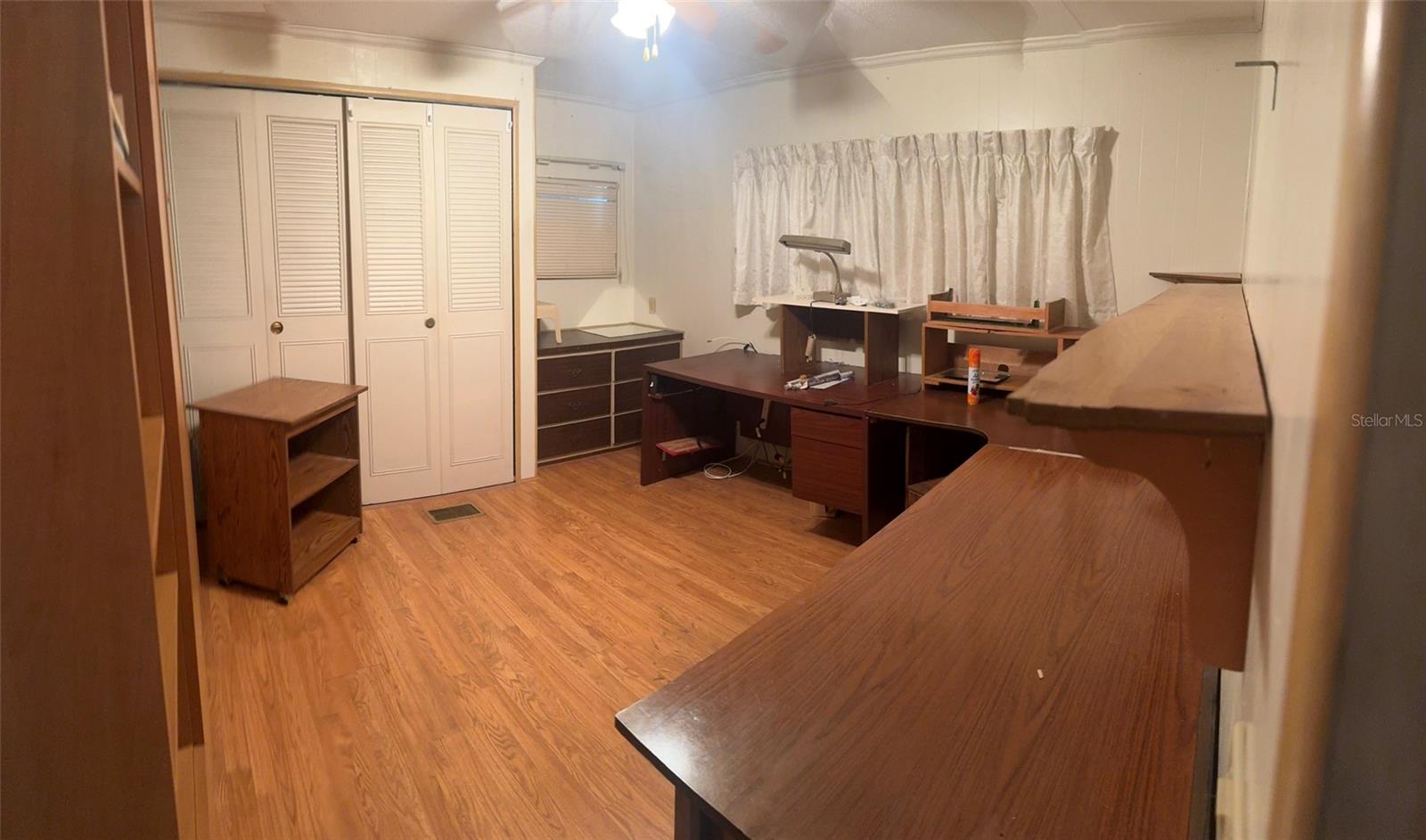 Bedroom/Office
