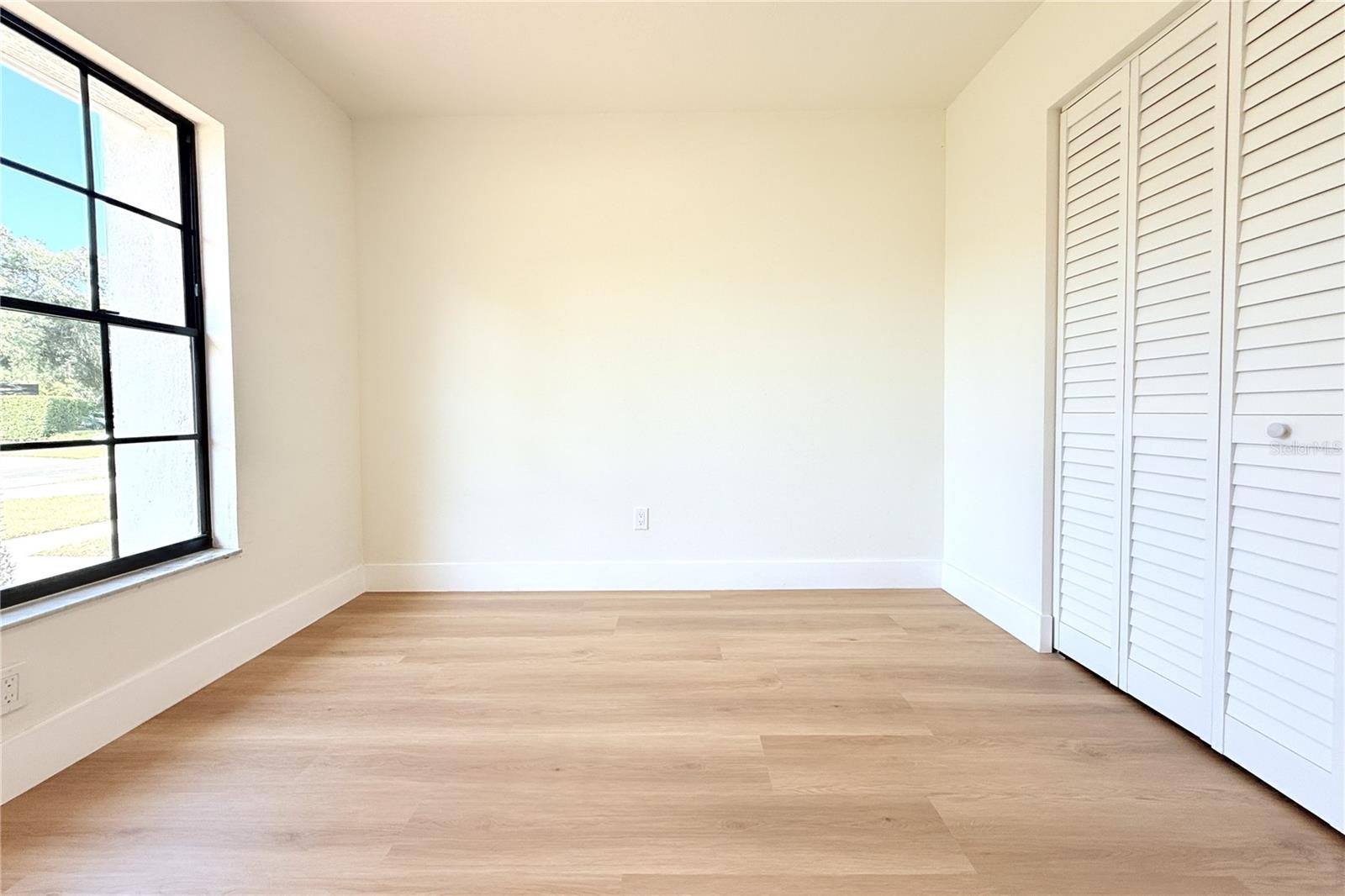 ROOM 1