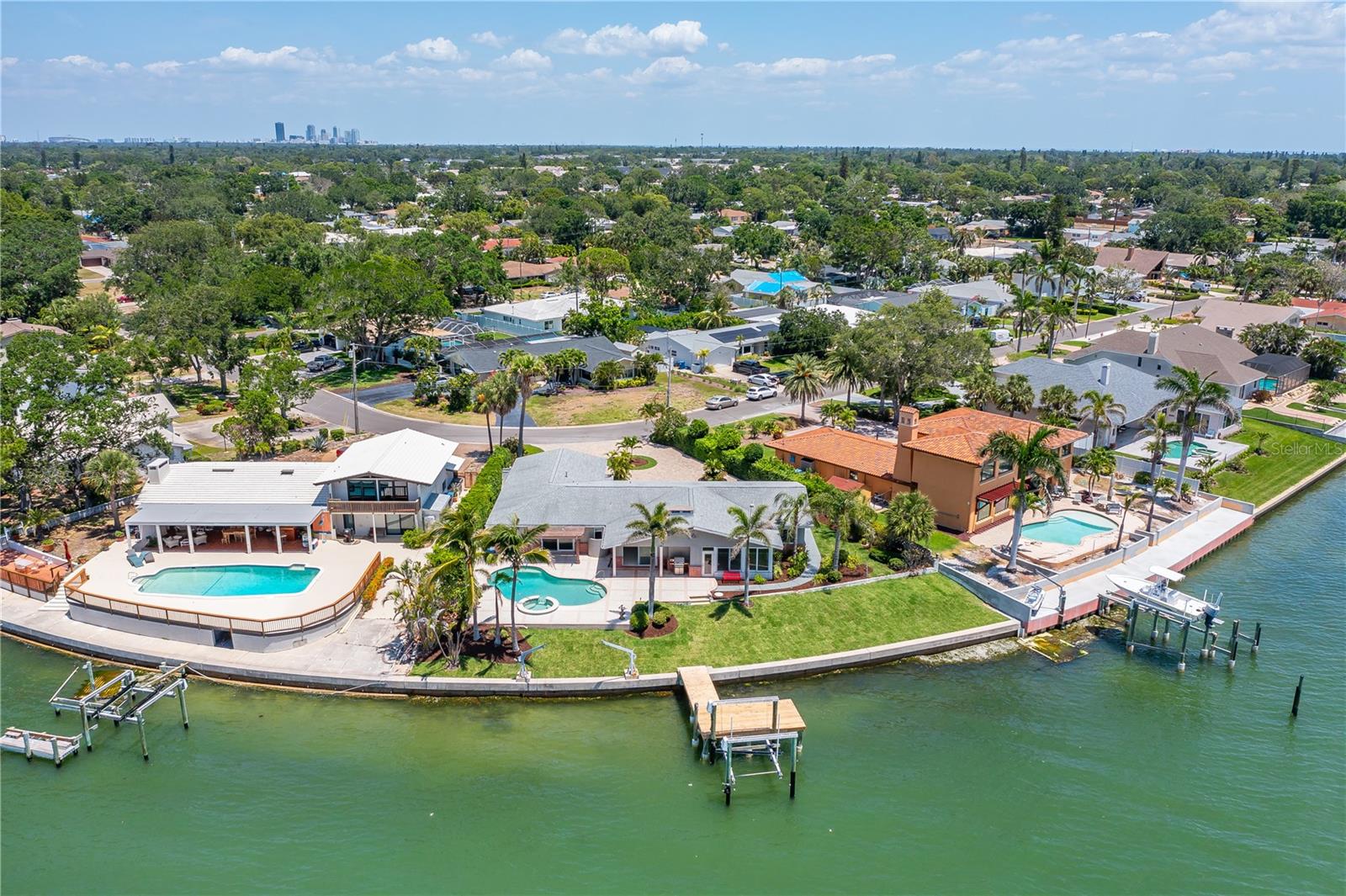 Water frontage on Tampa Bay 140 ft+