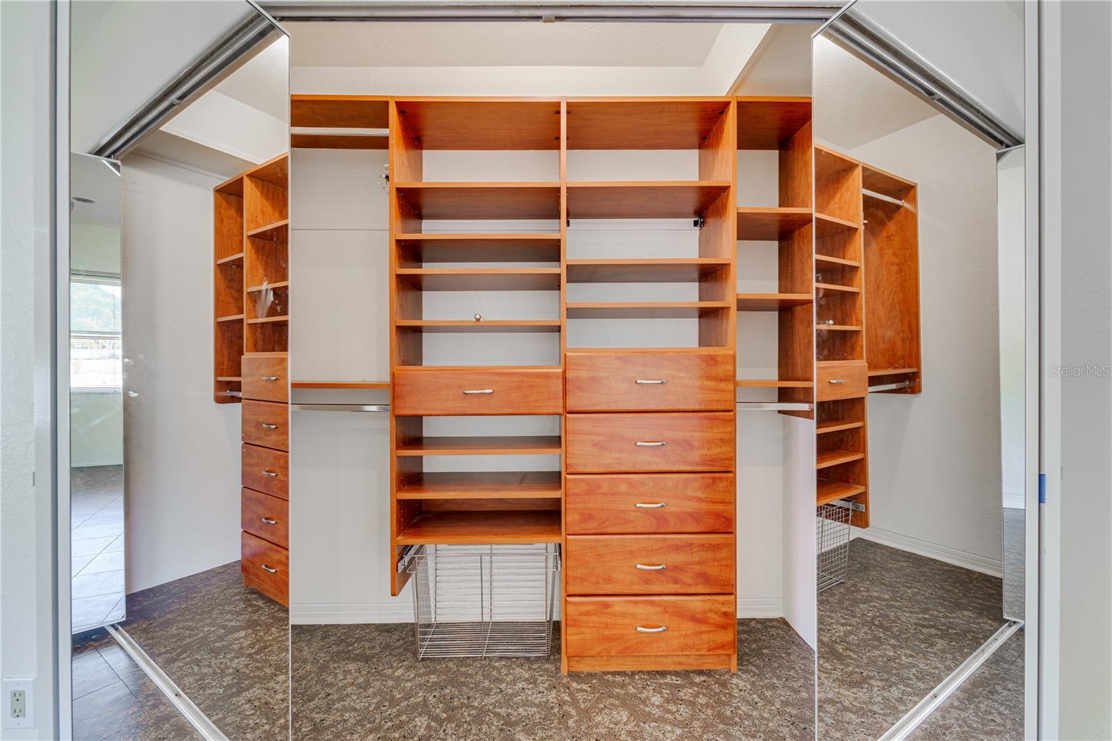 spacious laundry off Garage