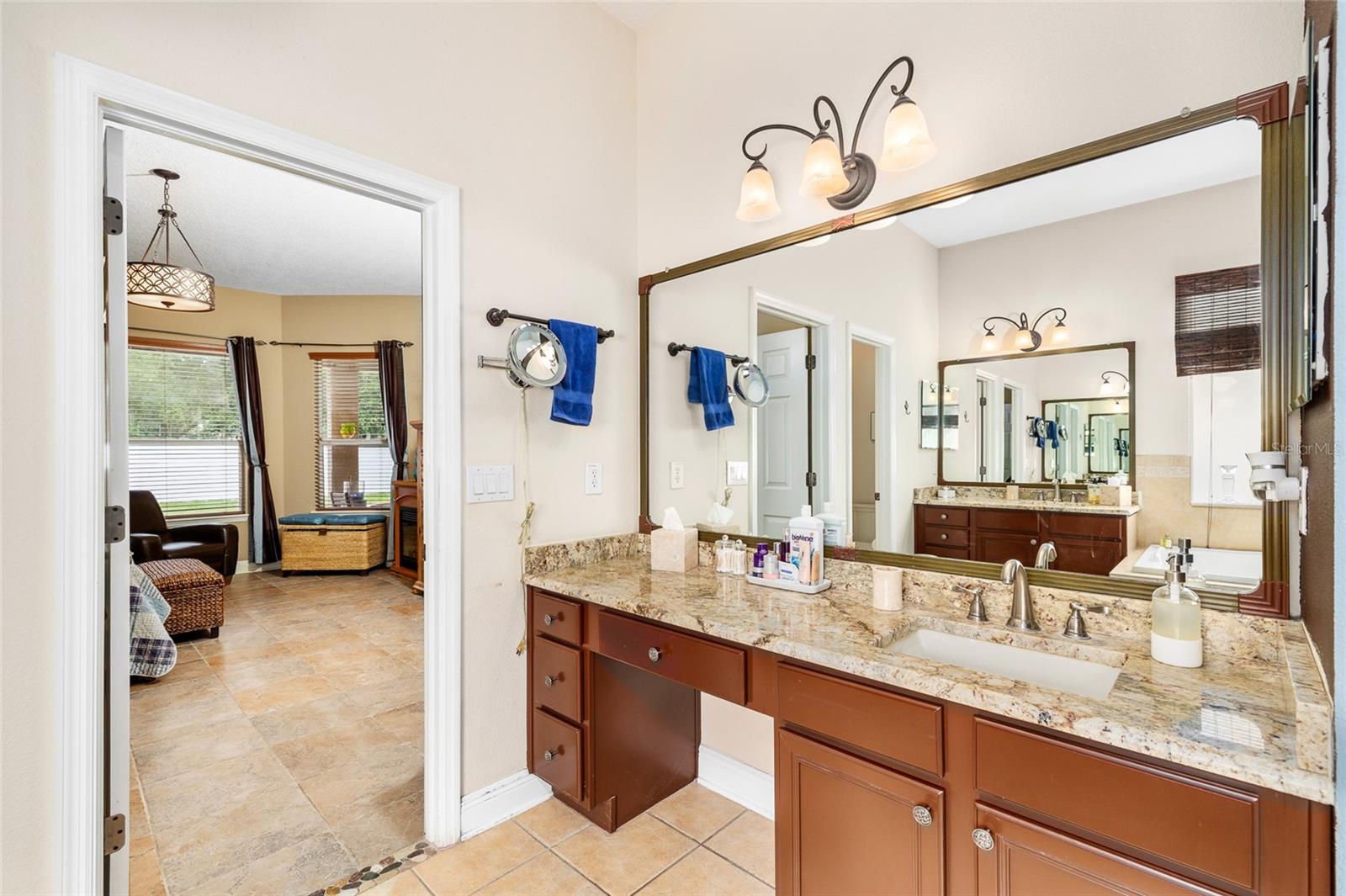 Primary Ensuite- Split Vanities