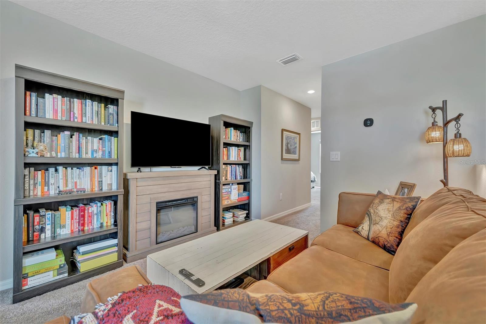 Den/library