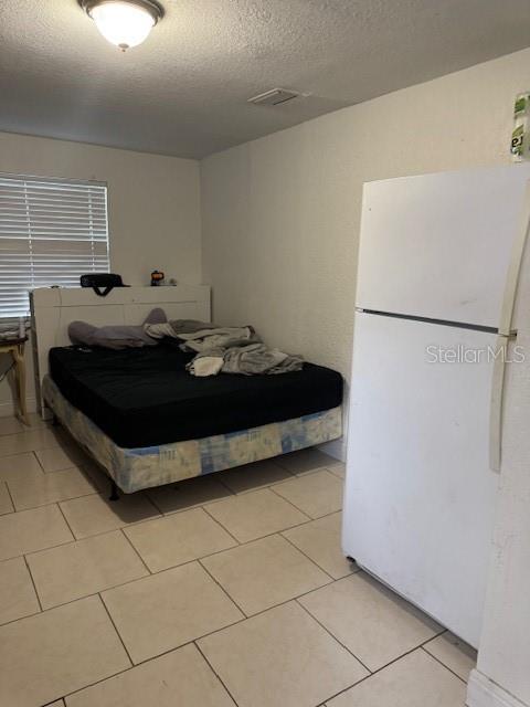 big unit room/kitchen