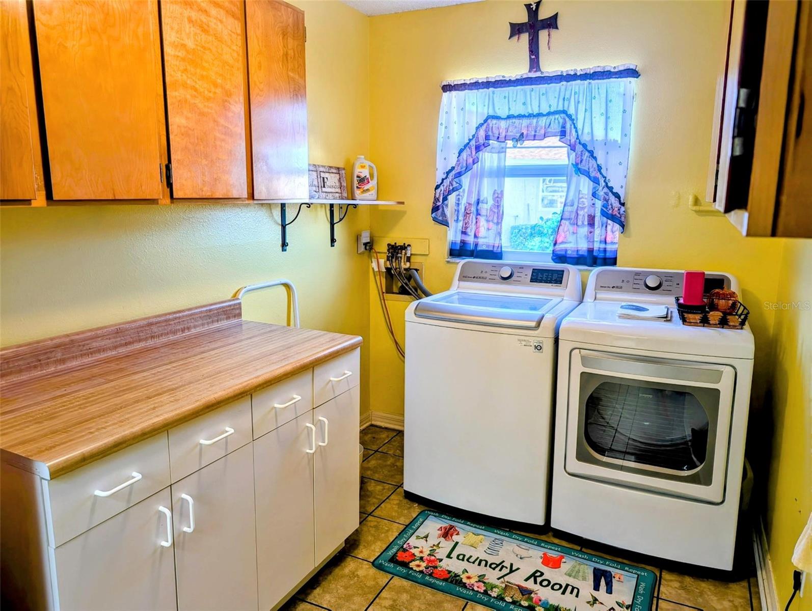 Large Laundry with storage