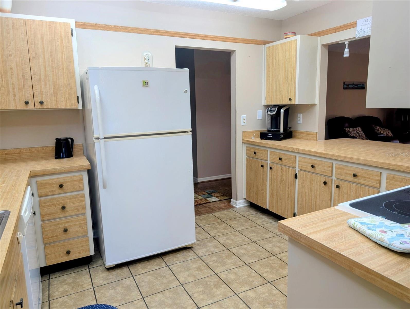 Easy access to kitchen