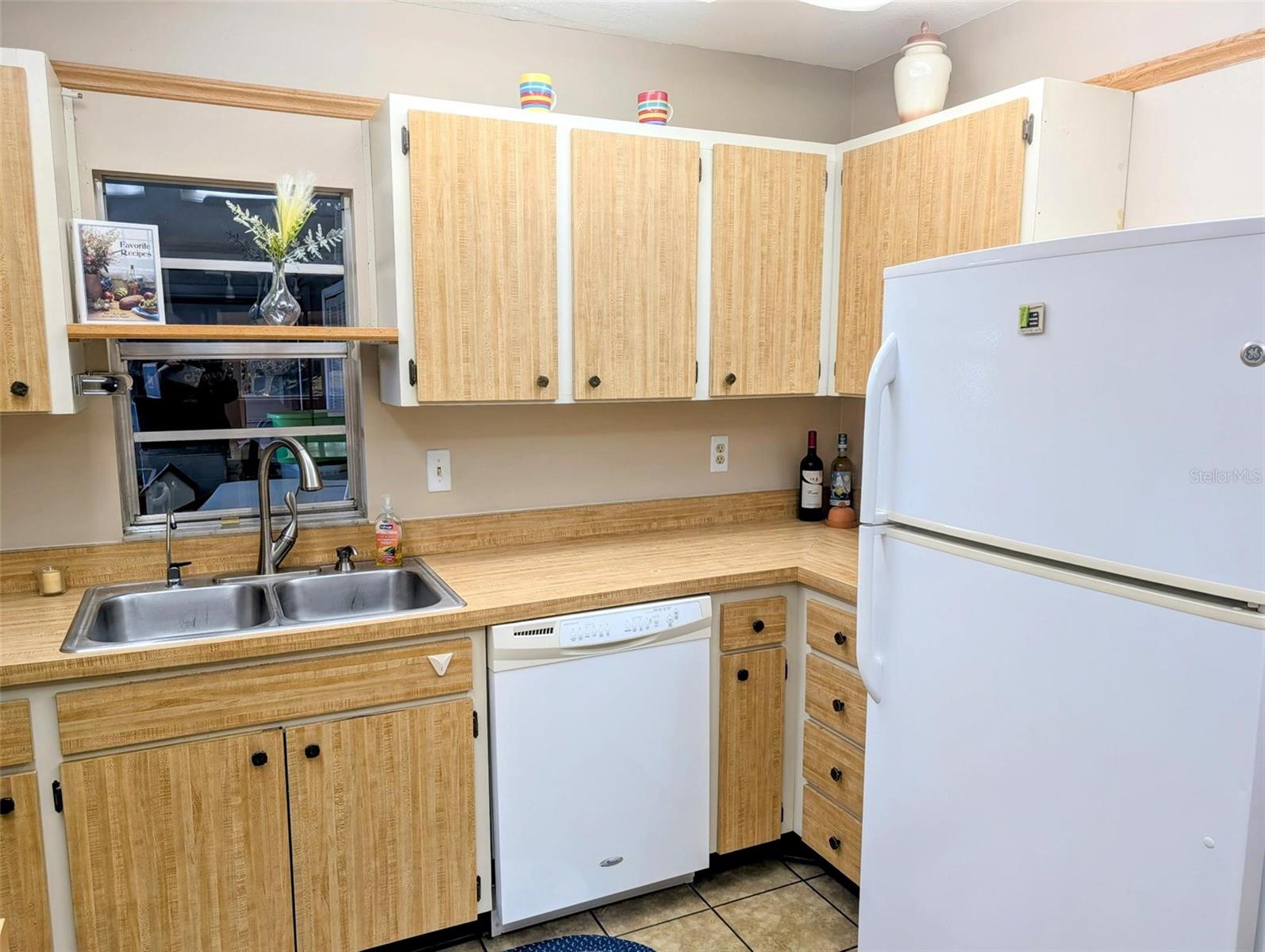 Plentyof cupboards