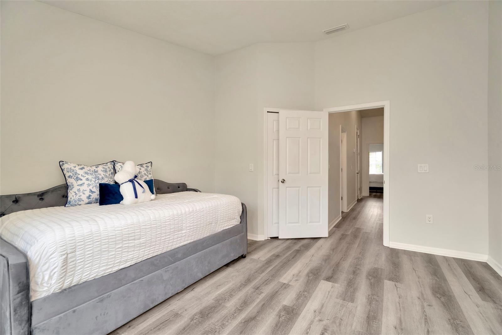Upstairs Bedroom 2