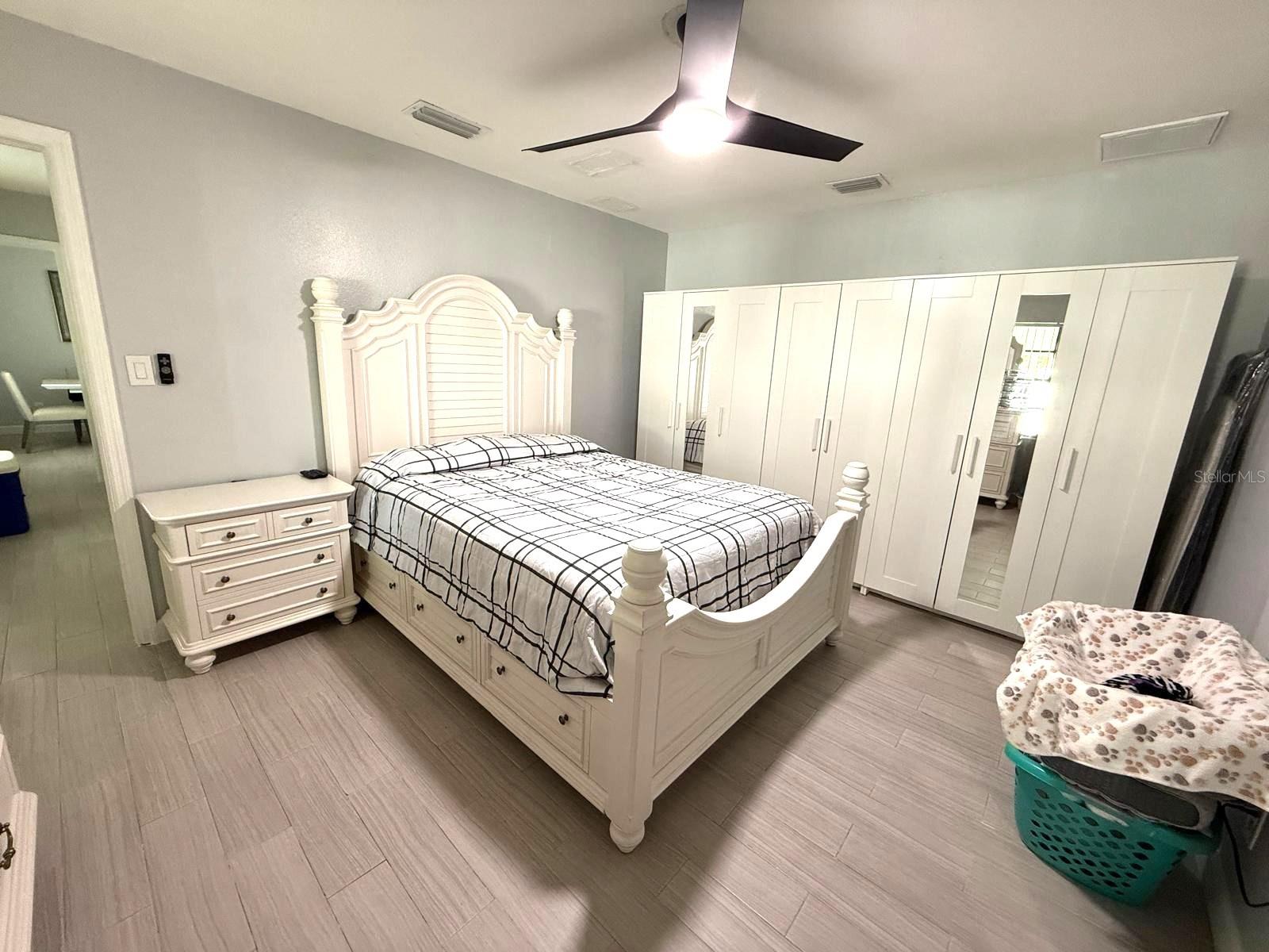Room 3 - No Closet