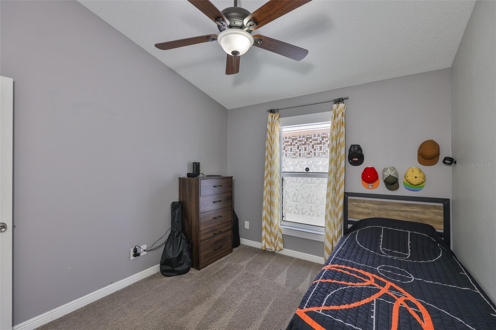 Also has vaulted ceiling