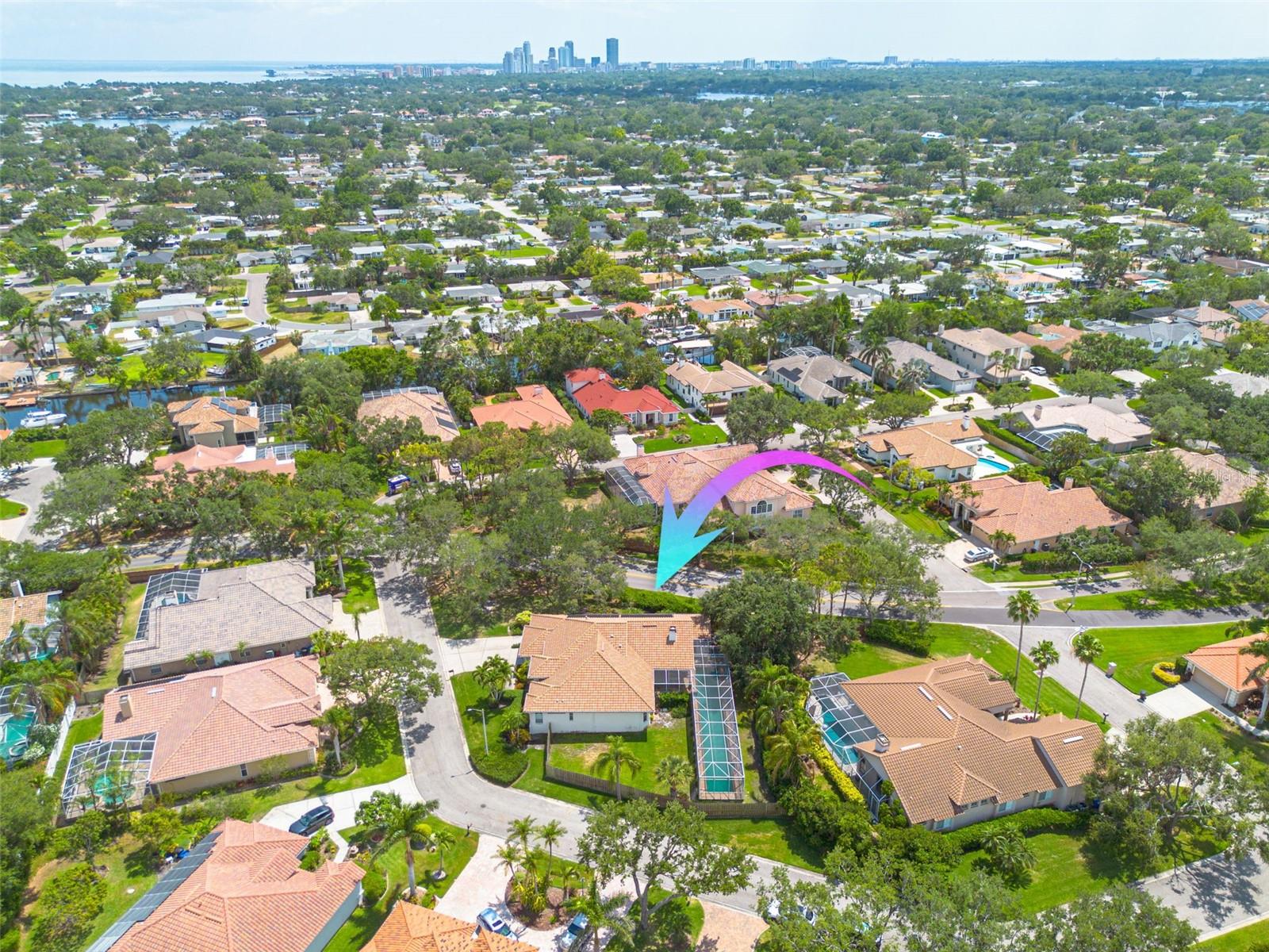 10 minute drive to downtown St Pete