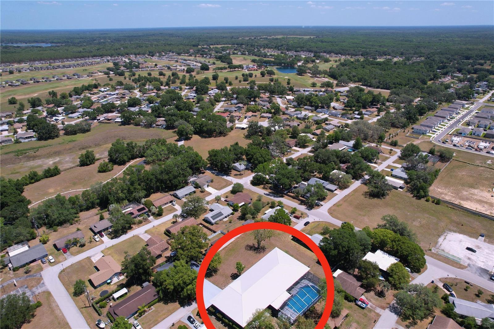 Conveniently located near restaurants and less than 20 minutes to downtown Brooksville.