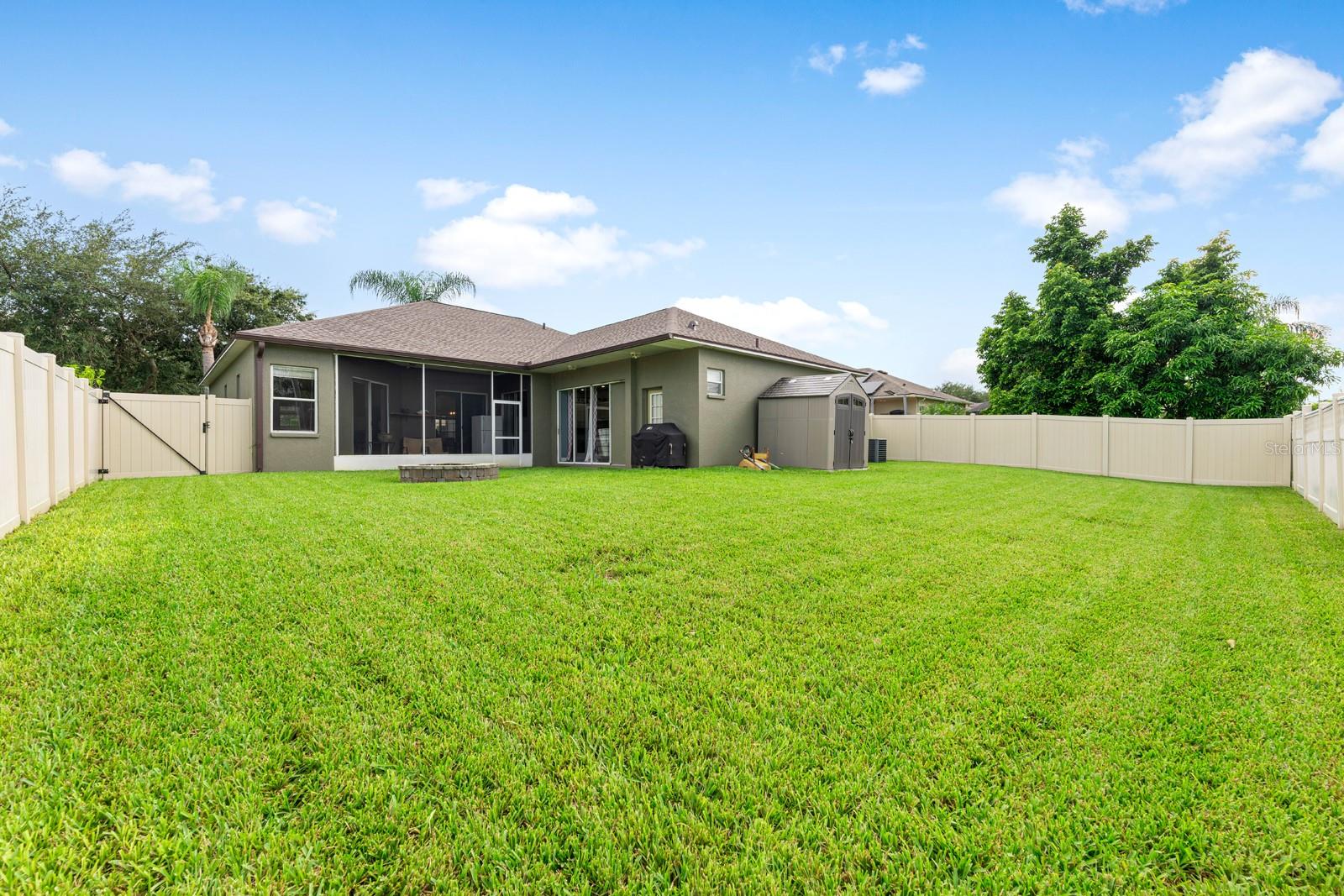 HUGE FENCED YARD