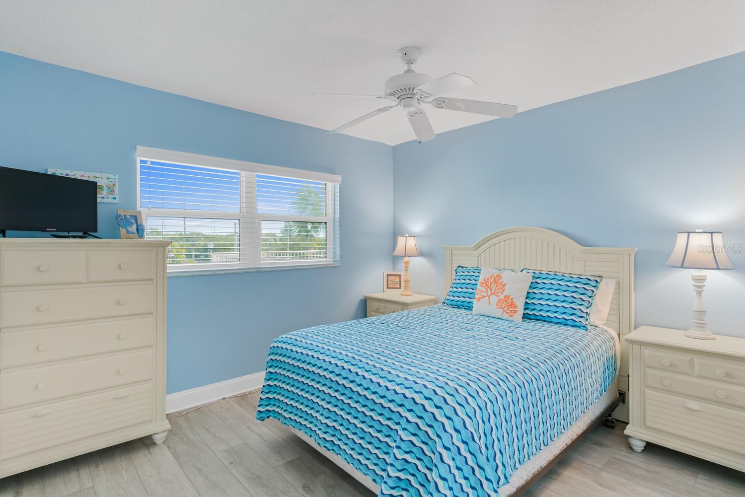 Bedroom 2 with a lot of natural light