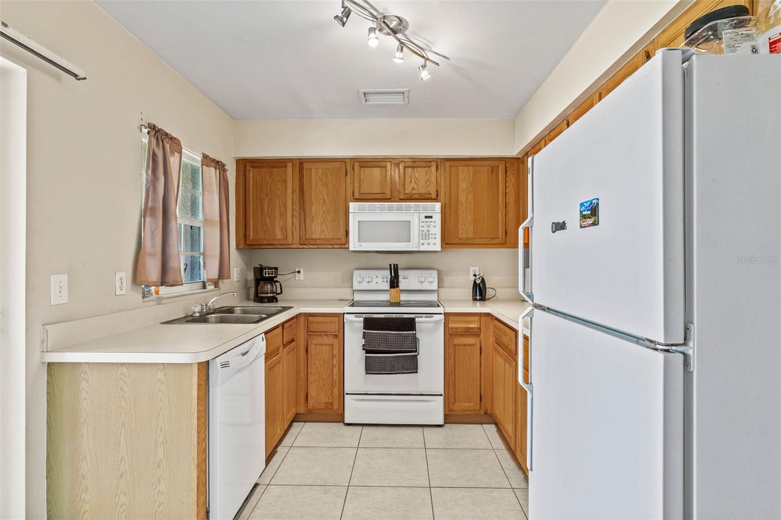 Plenty kitchen cabinets