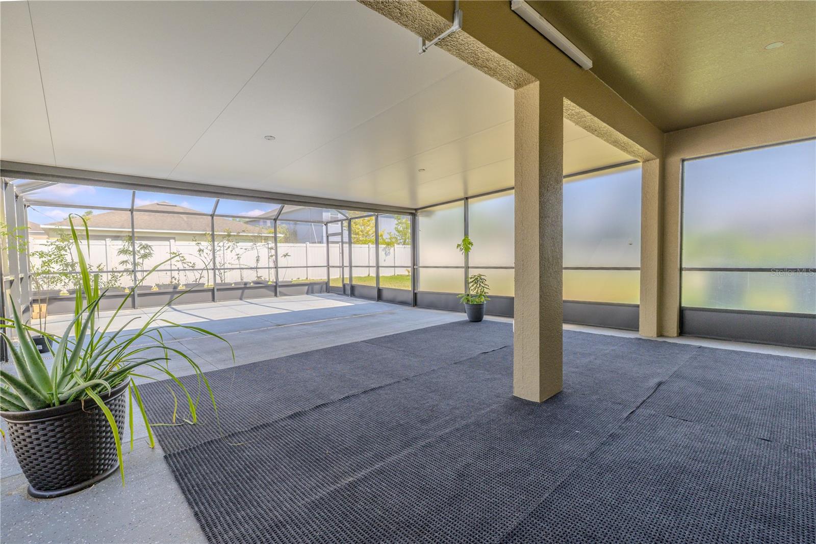 Over sized lanai