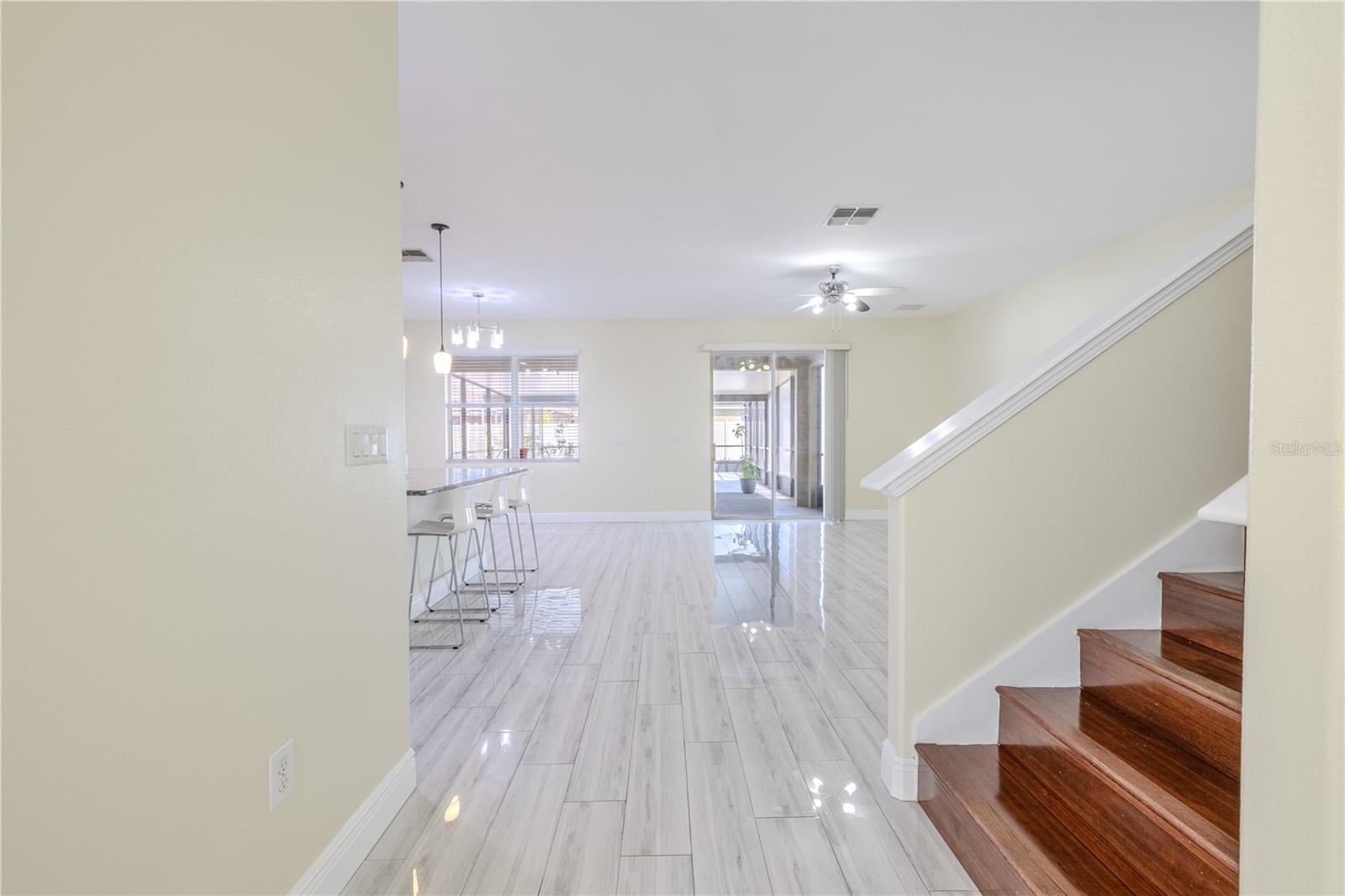 Foyer wit view of the stairs and kitchen