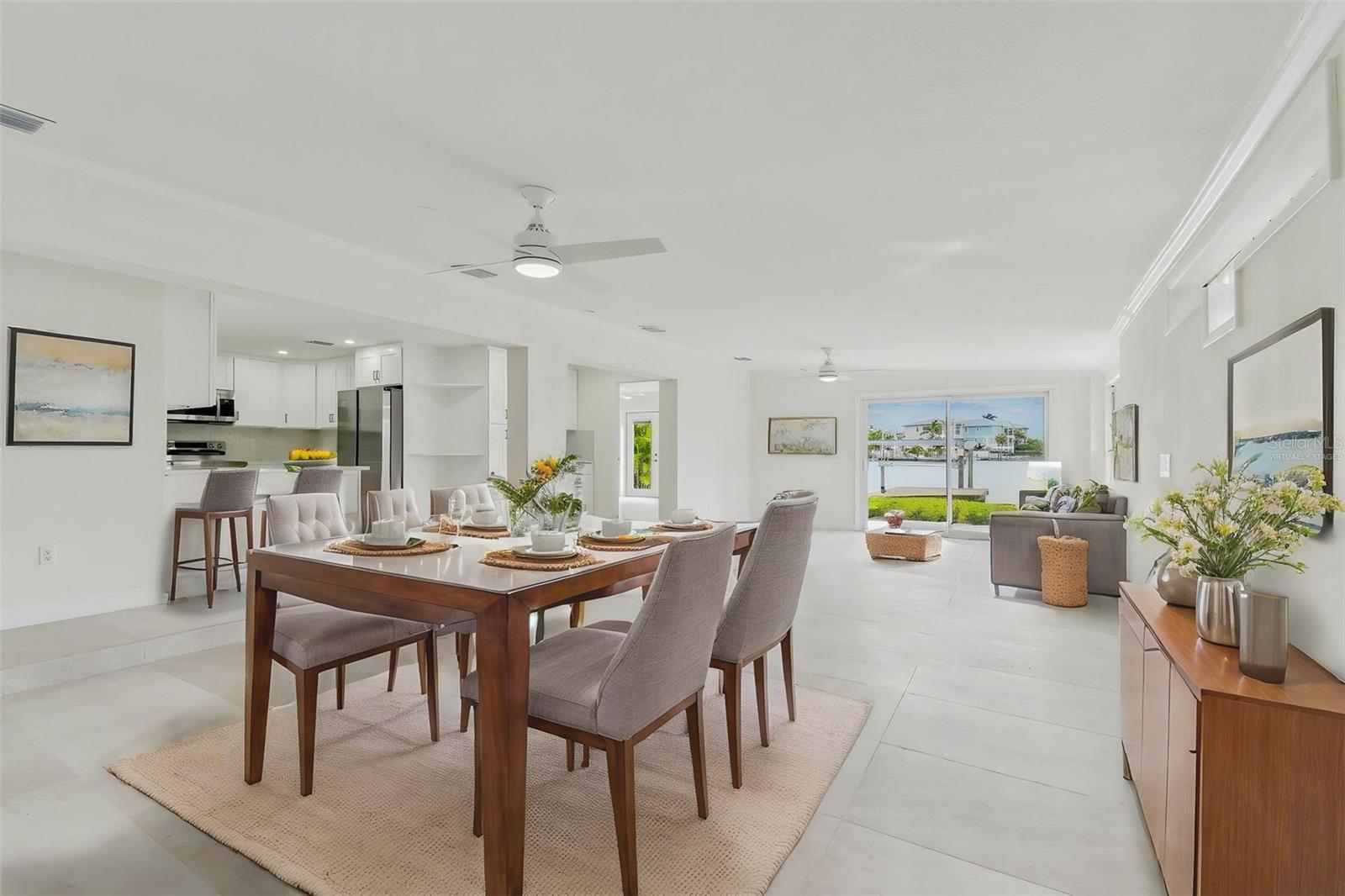 virtually staged dining/ living room