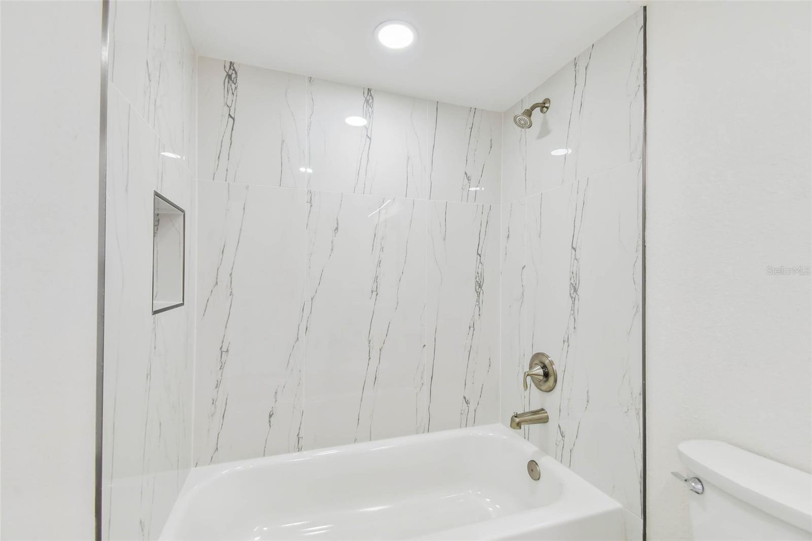 en suite master bath