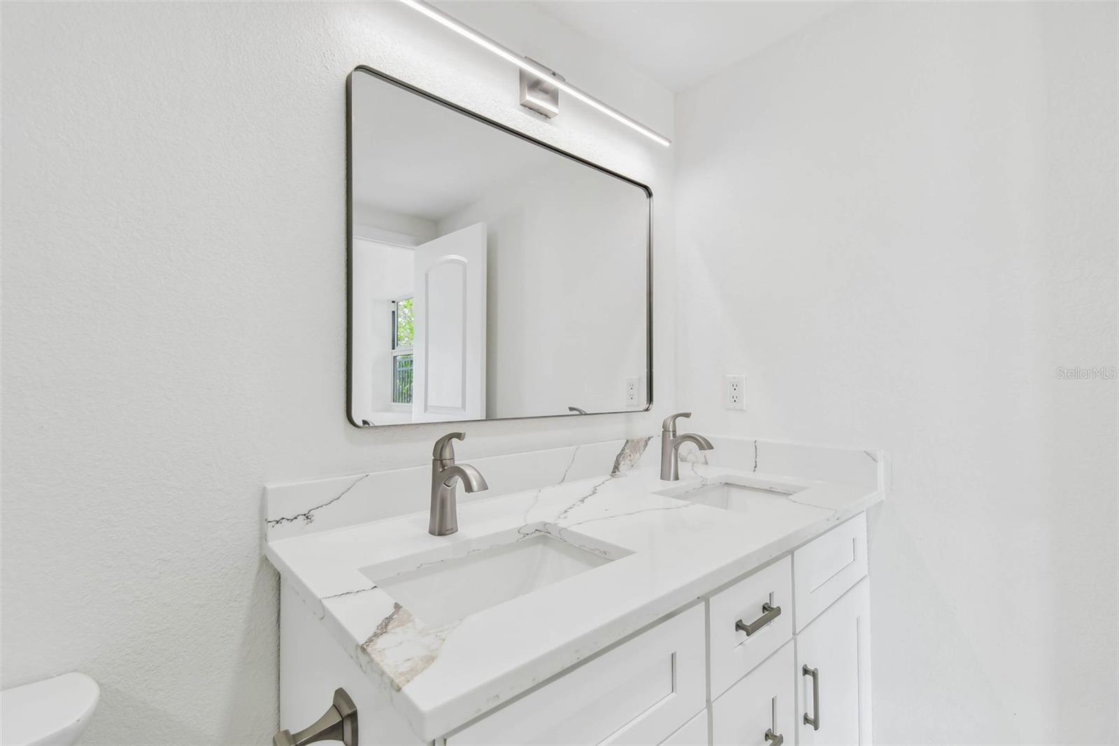 en suite master bath