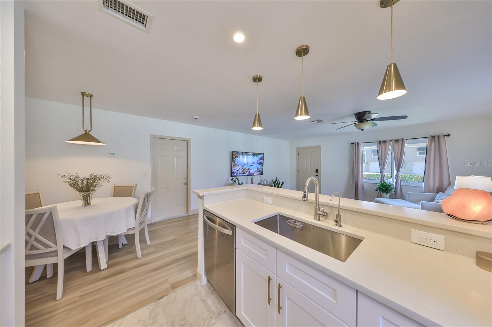 9. Breakfast Bar and Luxurious Finishes