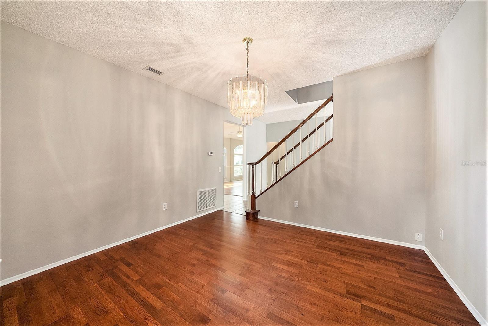 Rich laminate flooring throughout!