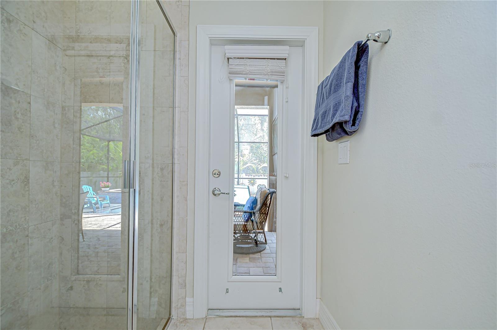 Fourth bathroom with pool access!