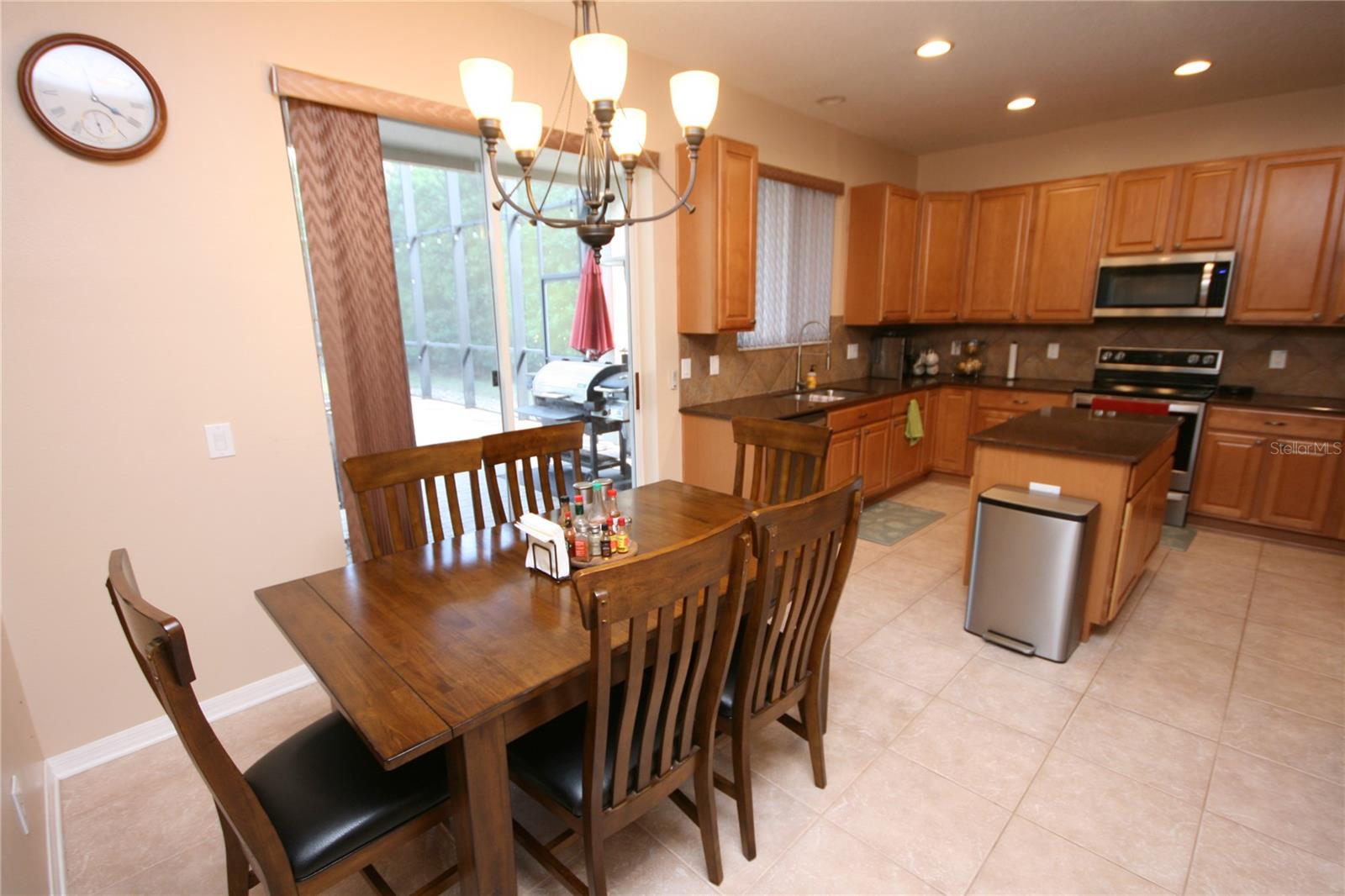 Family Room to eat in kitchen