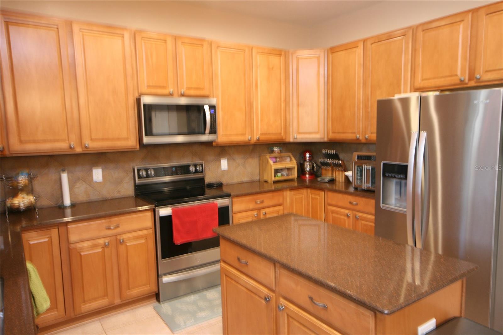Loads of Cabinet spaces, two lazy susans and pull out shelving in cabinets