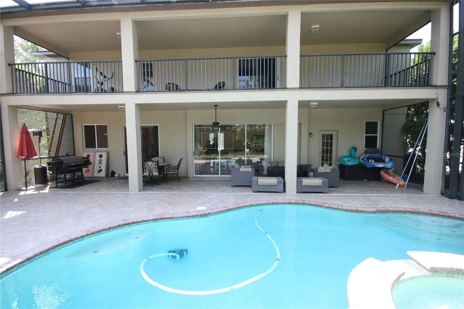 Soooo much extra space to enjoy outside!