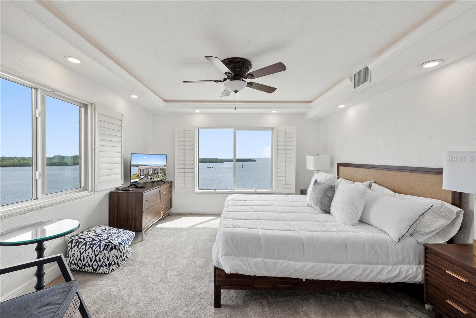 Primary bedroom-full Gulf views