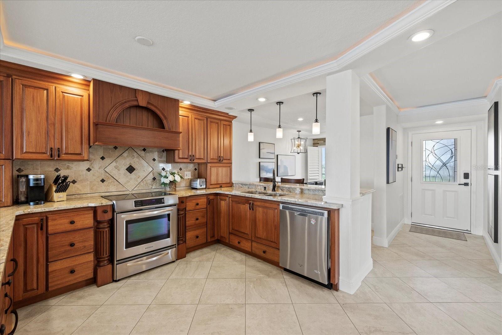 Spacious gourmet kitchen