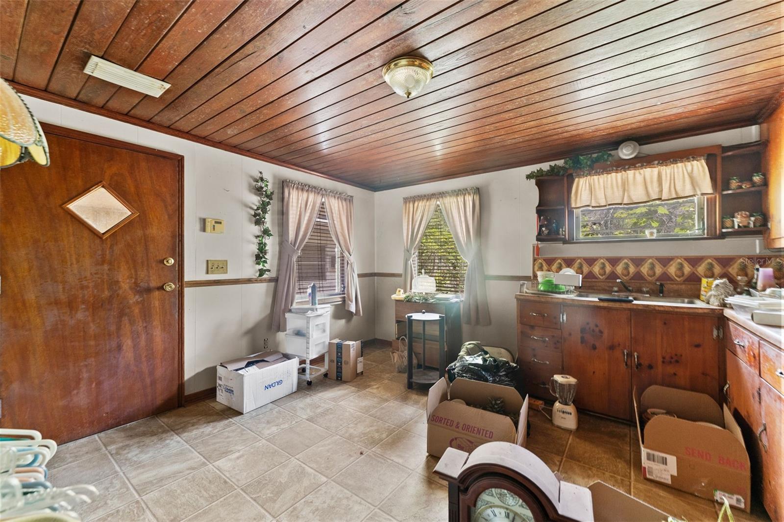 Spacious Kitchen!