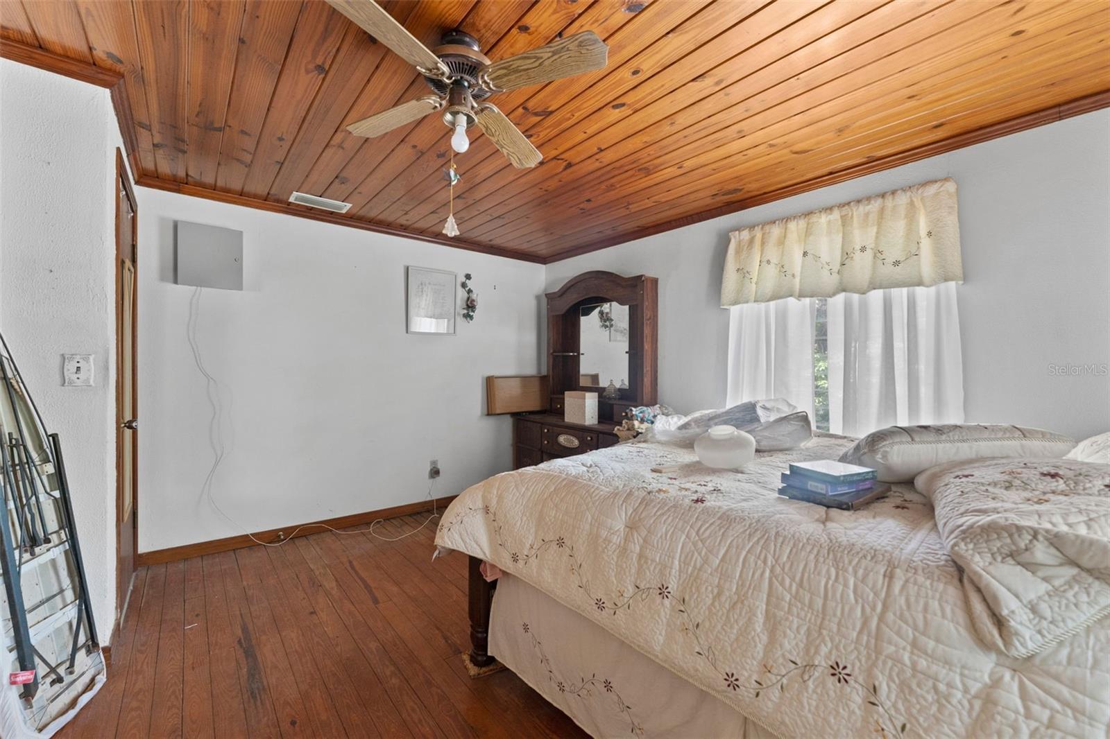 Ceiling Fans In Every Bedroom!