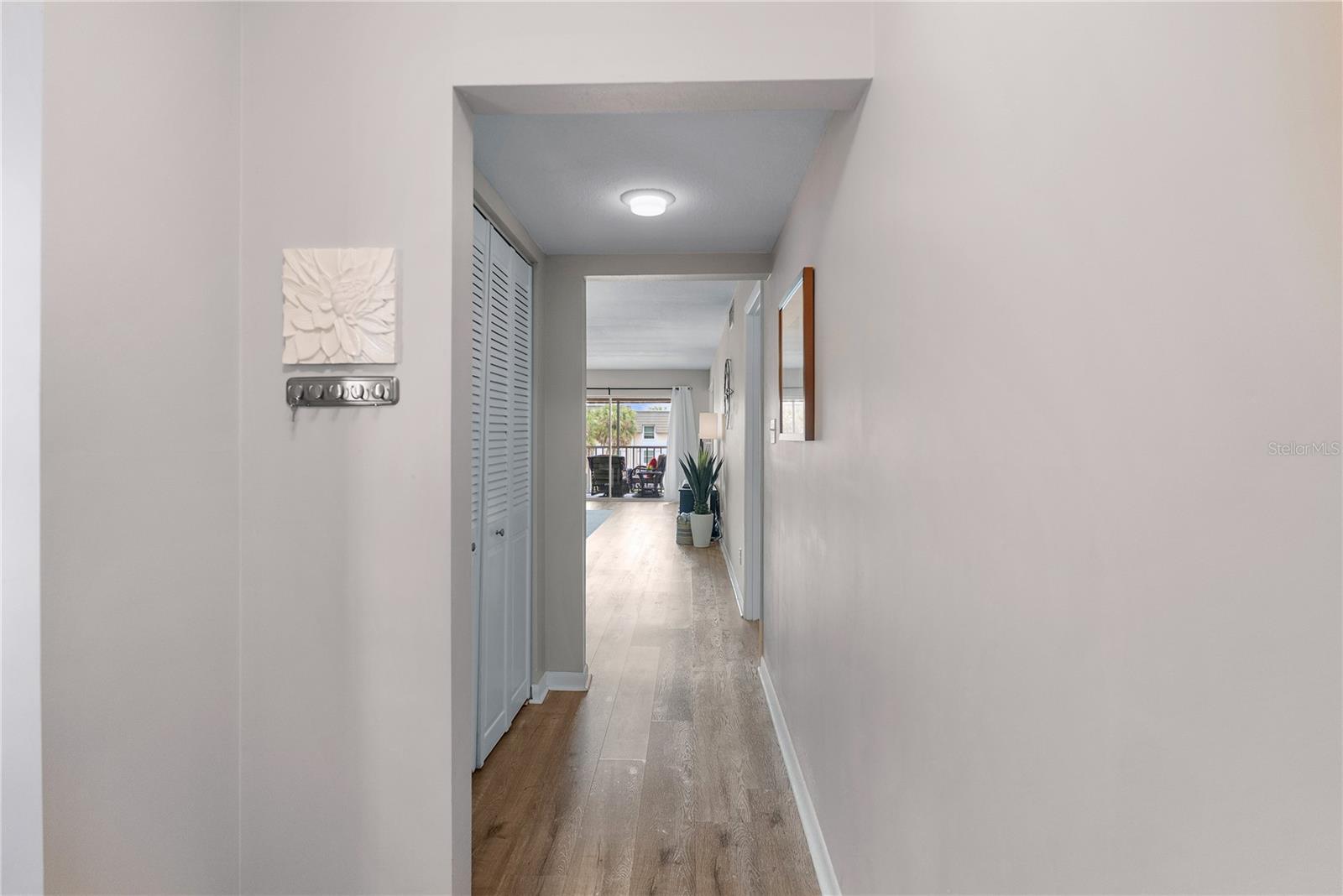 Foyer w/ utility closet