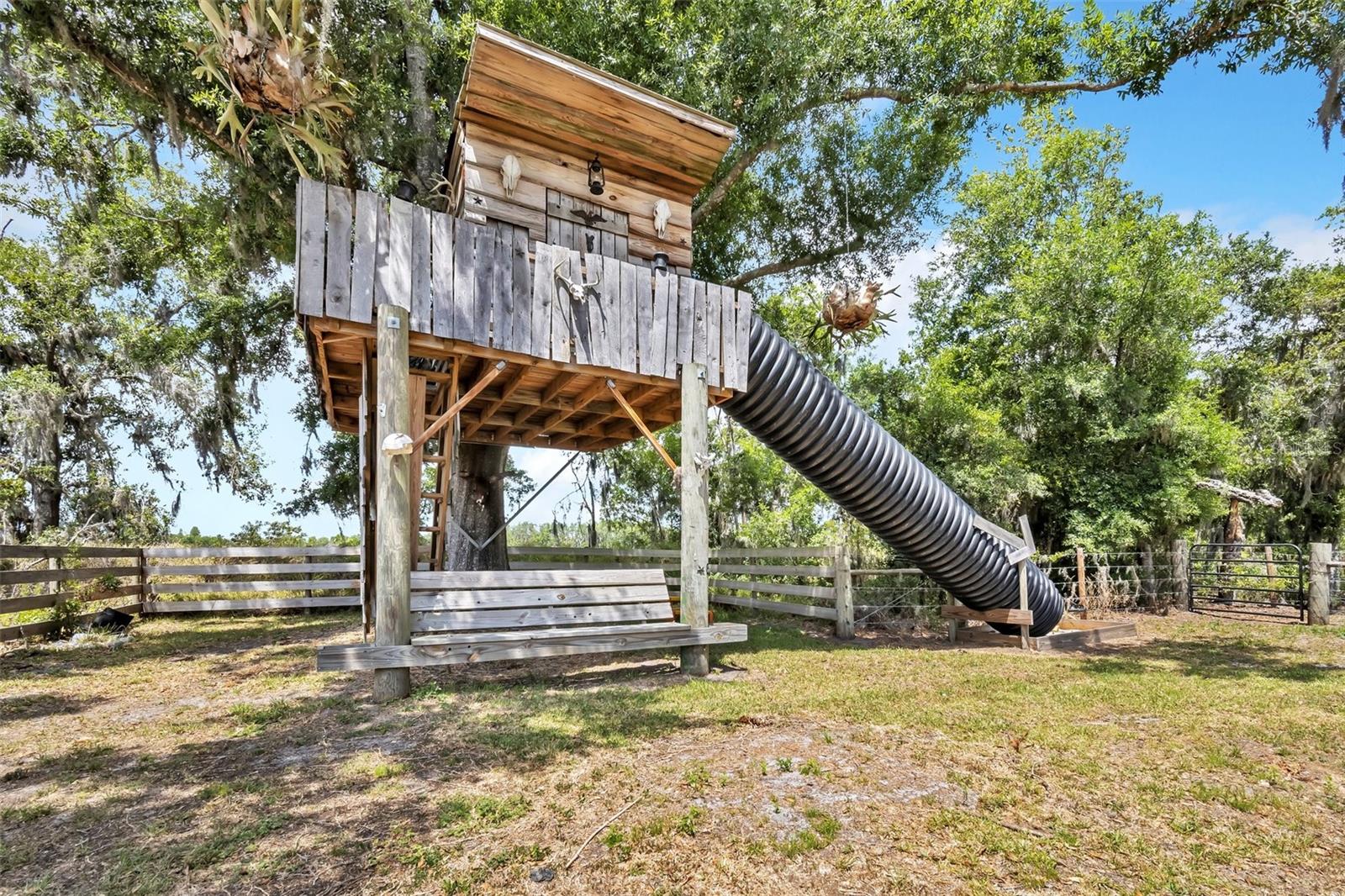 TB8382444