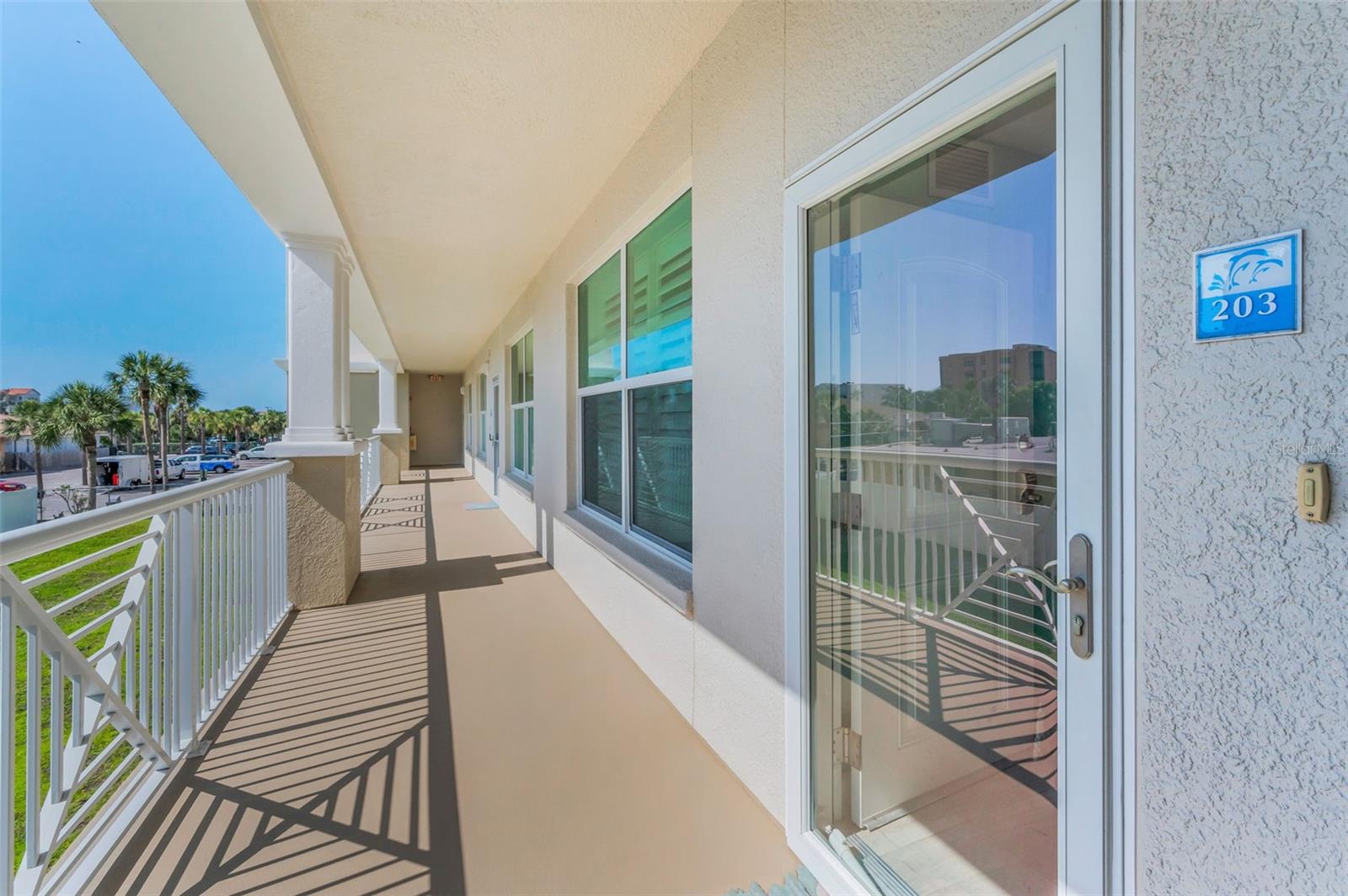 Gulf facing Front Porch & Entry