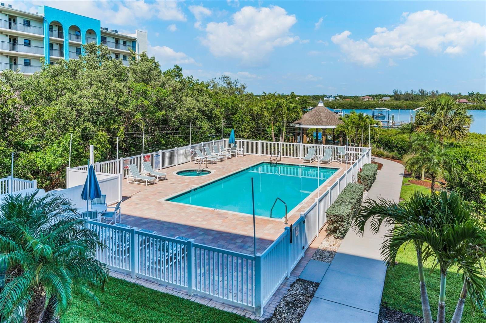 Terrific View over the Pool and onto the Intracoastal Waterway!