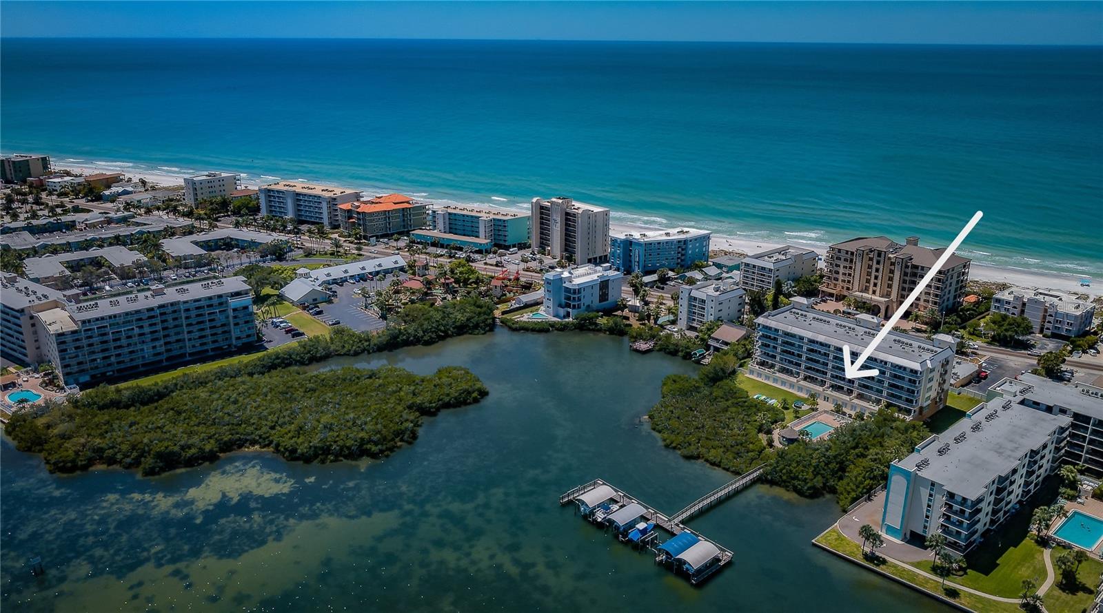 Spectacular location on the Narrows of Indian Shores!