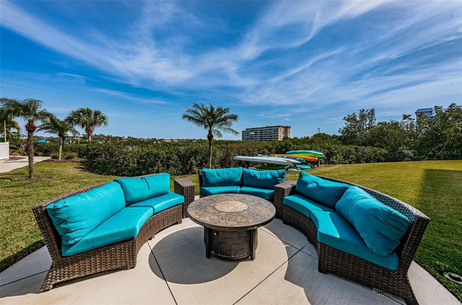 Sitting area around the firepit