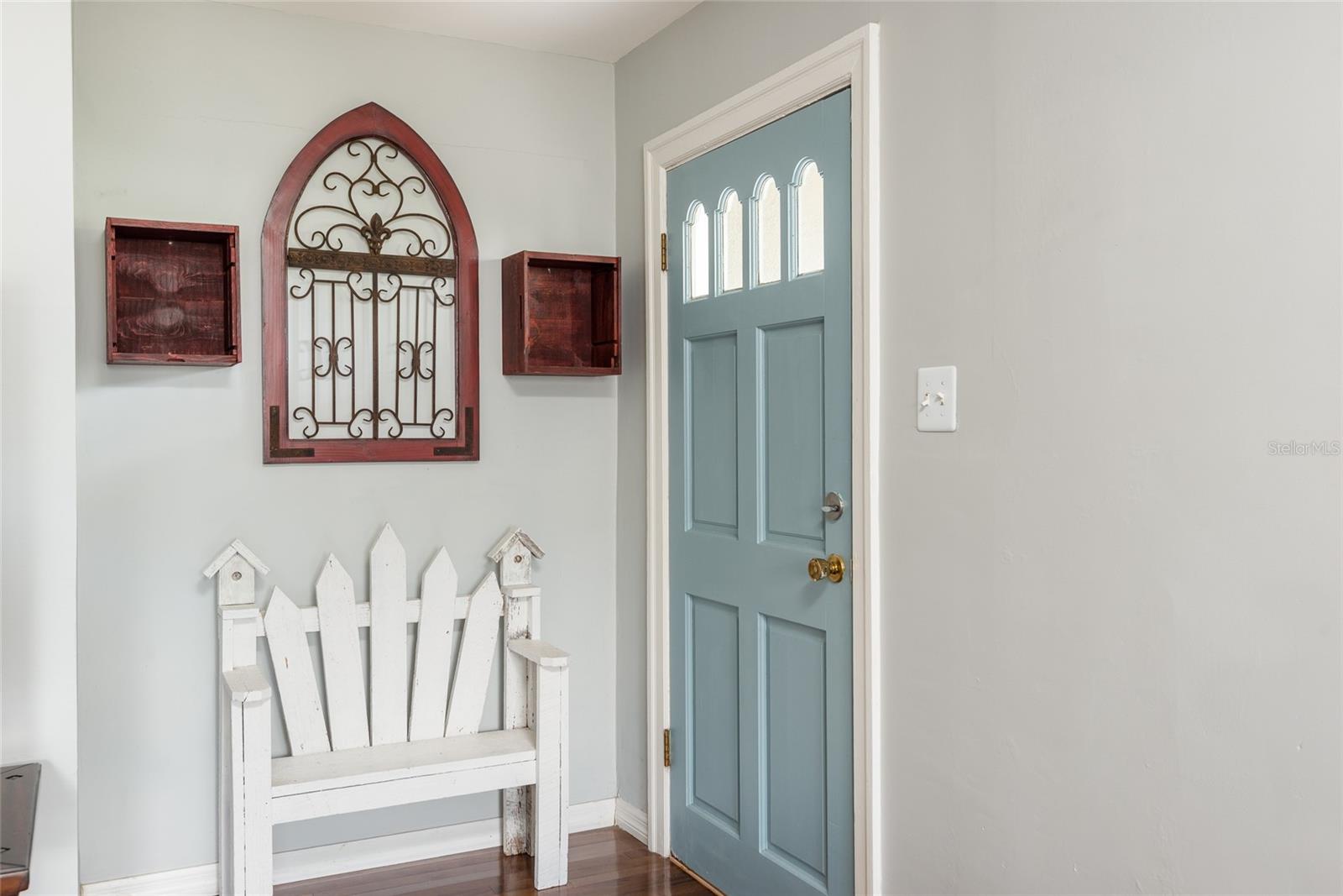 Greetings into a lovely entryway