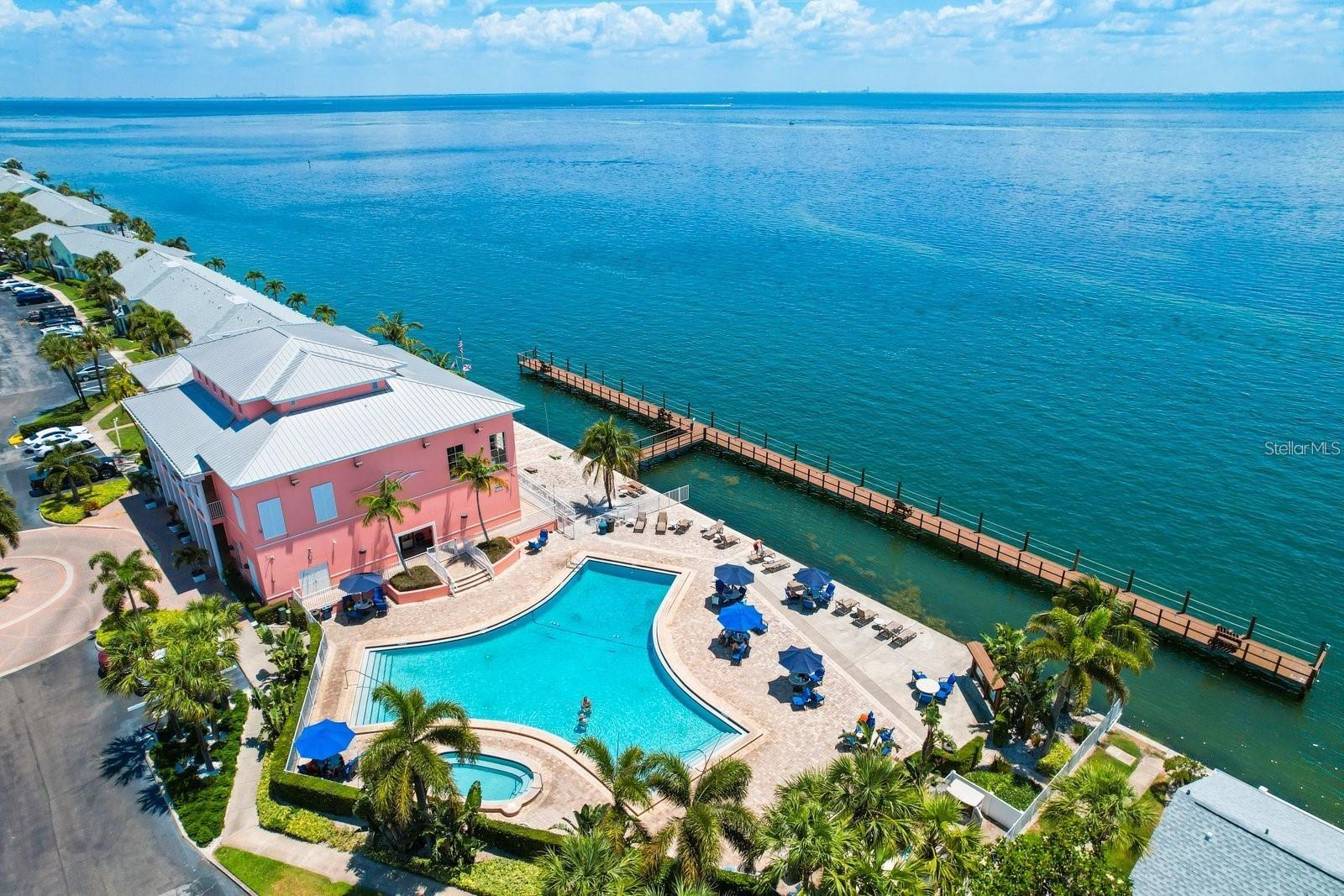 CLUBHOUSE /POOL/FISHING PEER