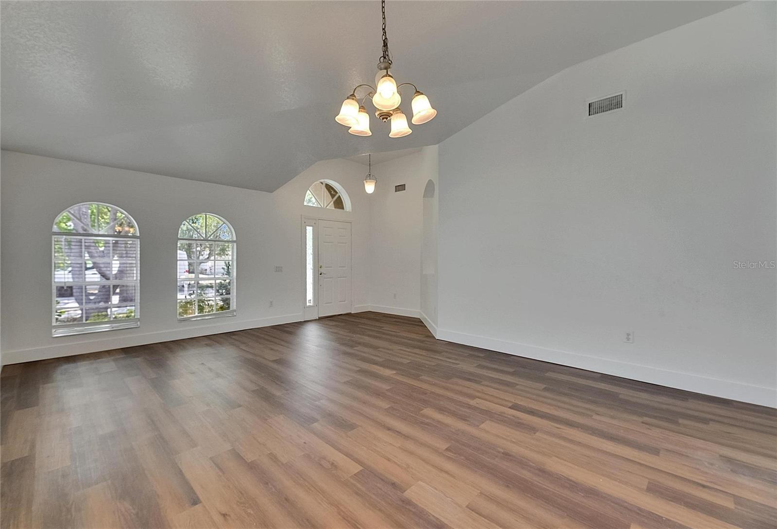 Living/Dining area