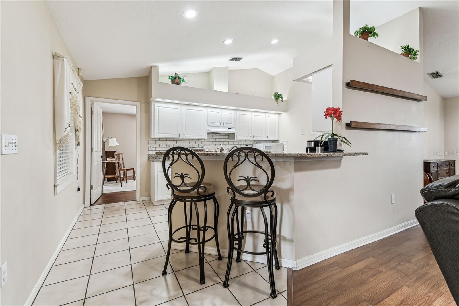Kitchen with breakfast bar
