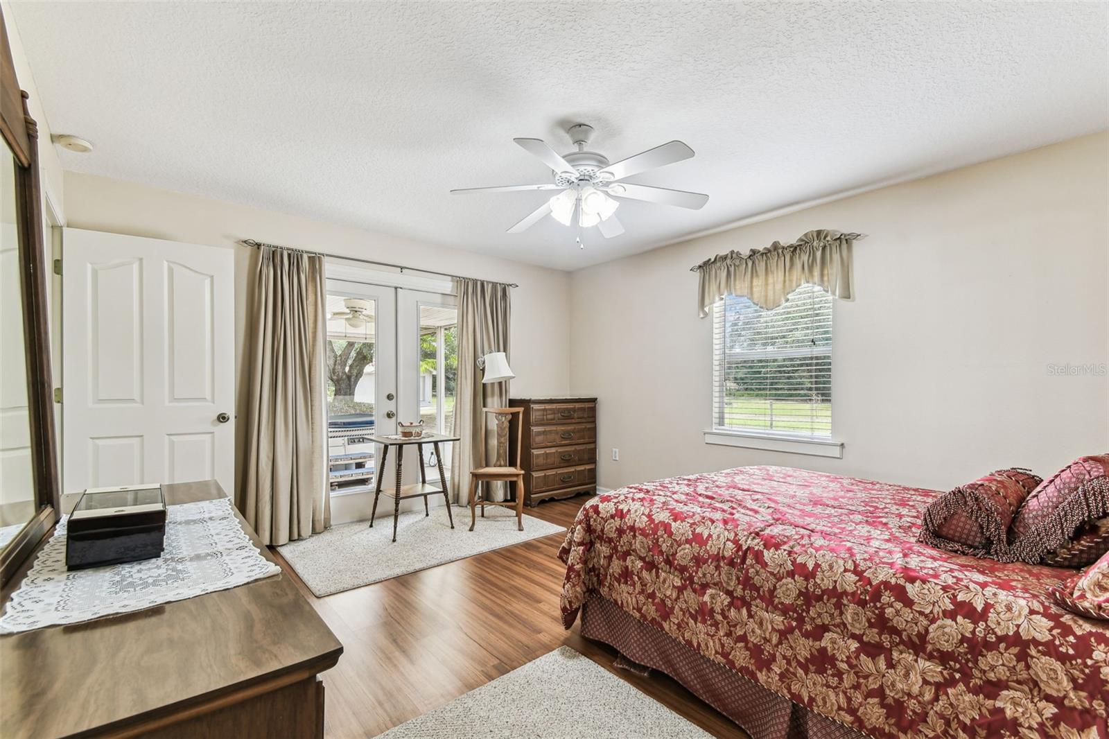 Master bedroom with access to the lanai