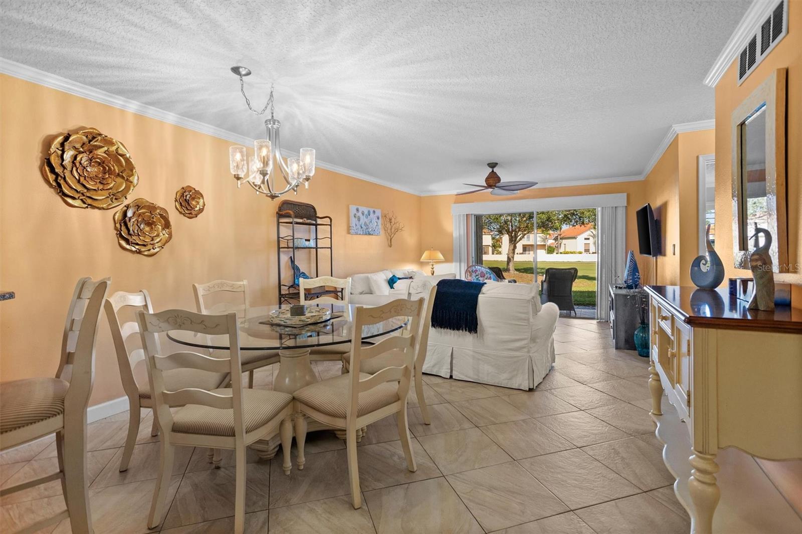 Dining/living