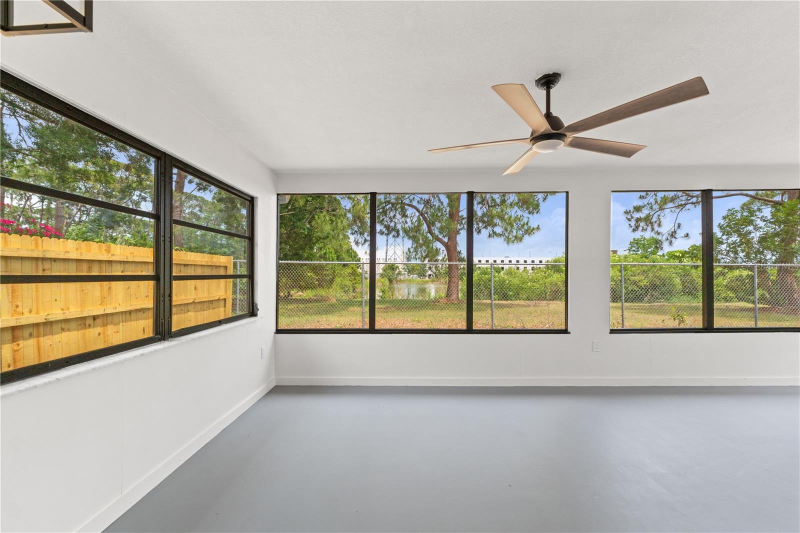Large Screen Lanai