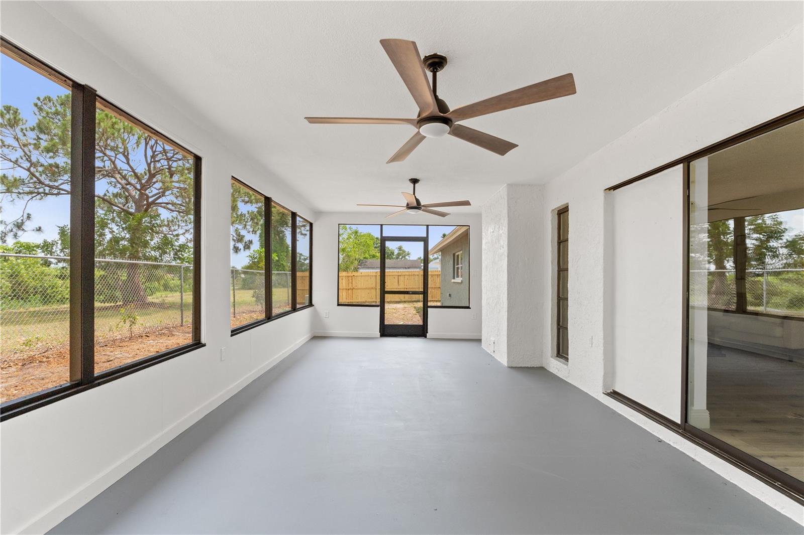 Large Screen Lanai
