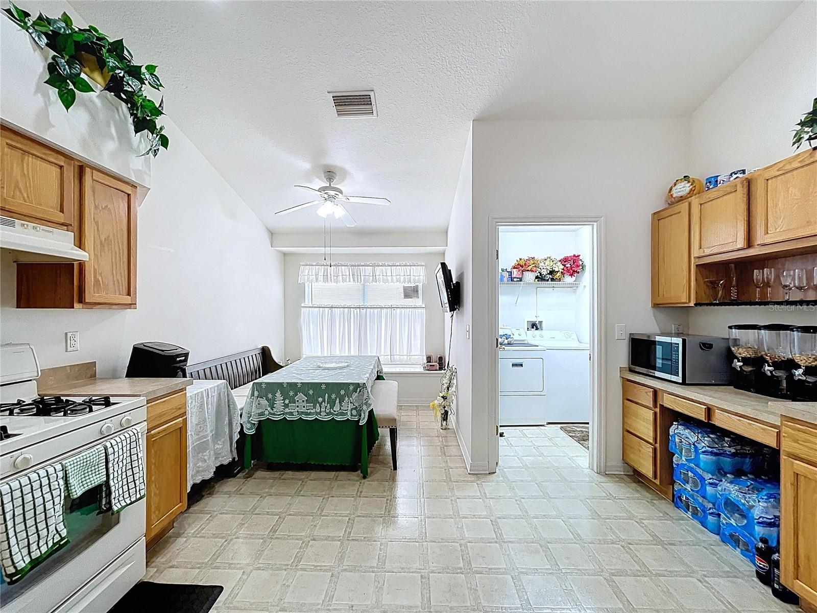 Dinette / Eat in Kitchen